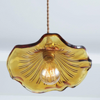 Lampada Elegante con Fiore di Ibisco