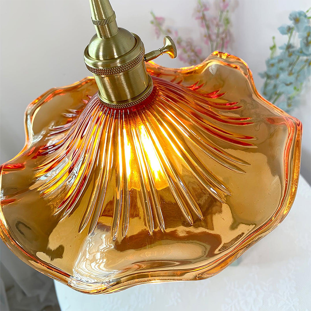 Lampada Elegante con Fiore di Ibisco