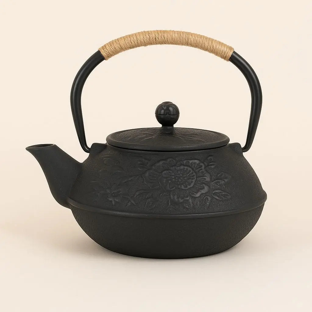 Teiera in Ghisa Giapponese Iwachu – Kettle per Tè Fatta a Mano