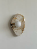 Lampada da parete in marmo testurizzato