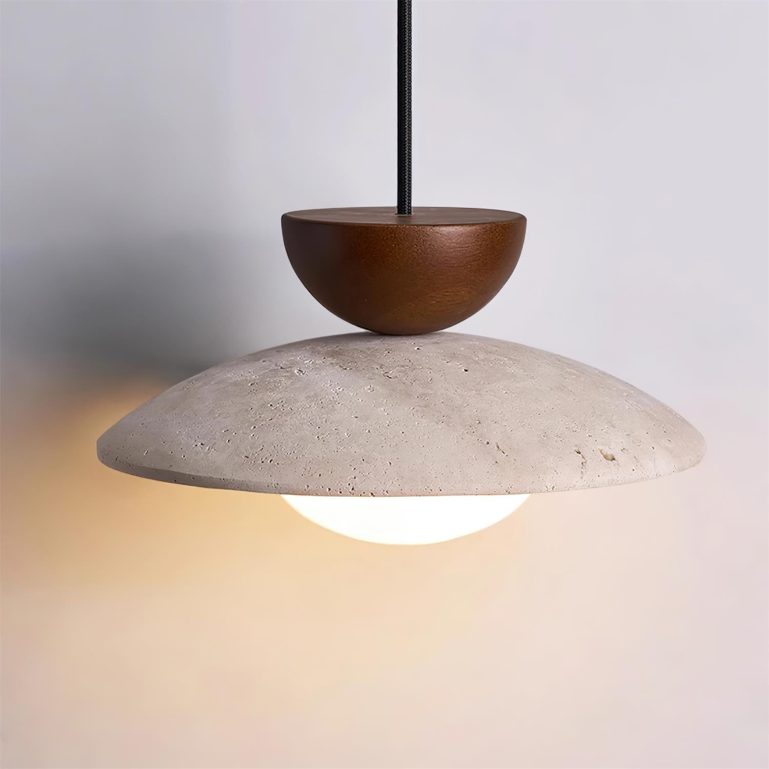Lampade a sospensione Cleo in Travertino
