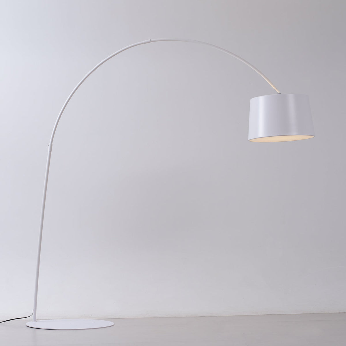 Lampada da Terra Willow Arc
