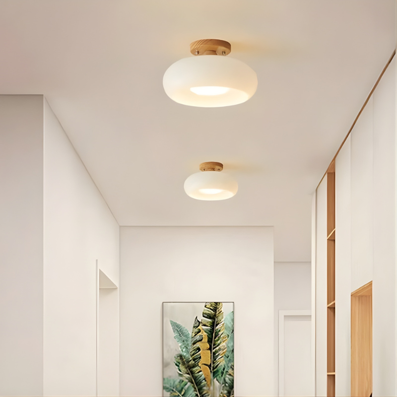 Lampada da soffitto a montaggio flush in vetro con accentuazione in legno