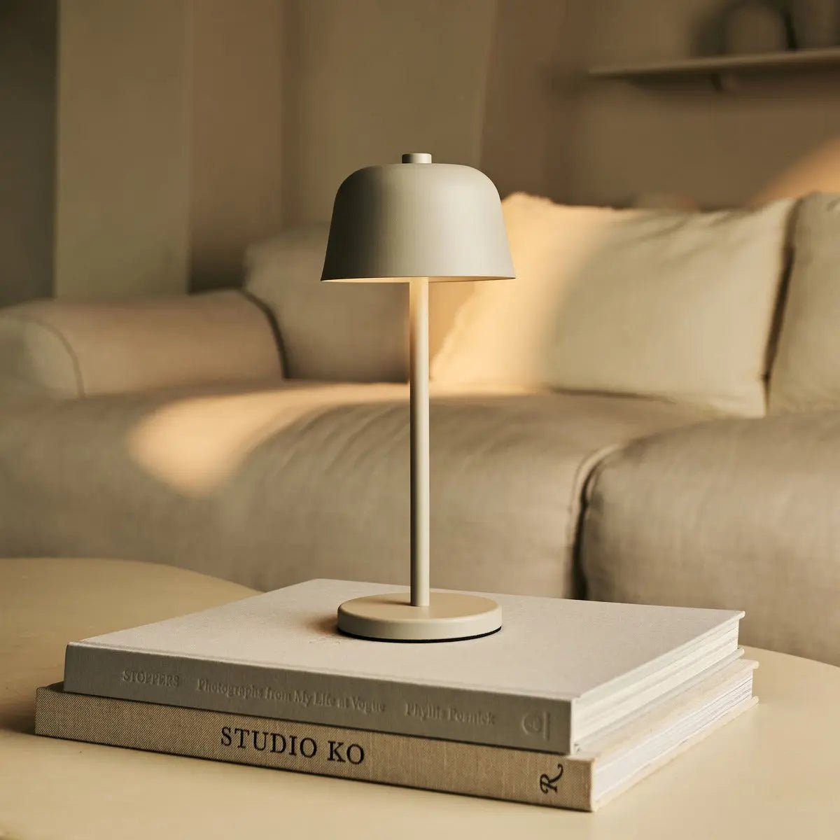 Lampada da Tavolo Ricaricabile Base in Metallo Senza Fili