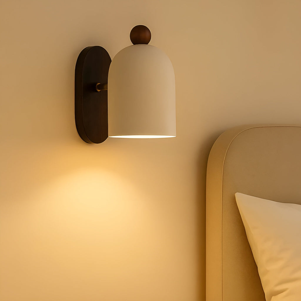 Applique in legno di noce – Luce calda e naturale per soggiorno e corridoio