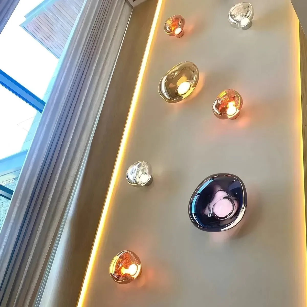 Lampada da Parete – Pietra Lavica e Vetro – Nero – E27 – Design Moderno per Interni Eleganti