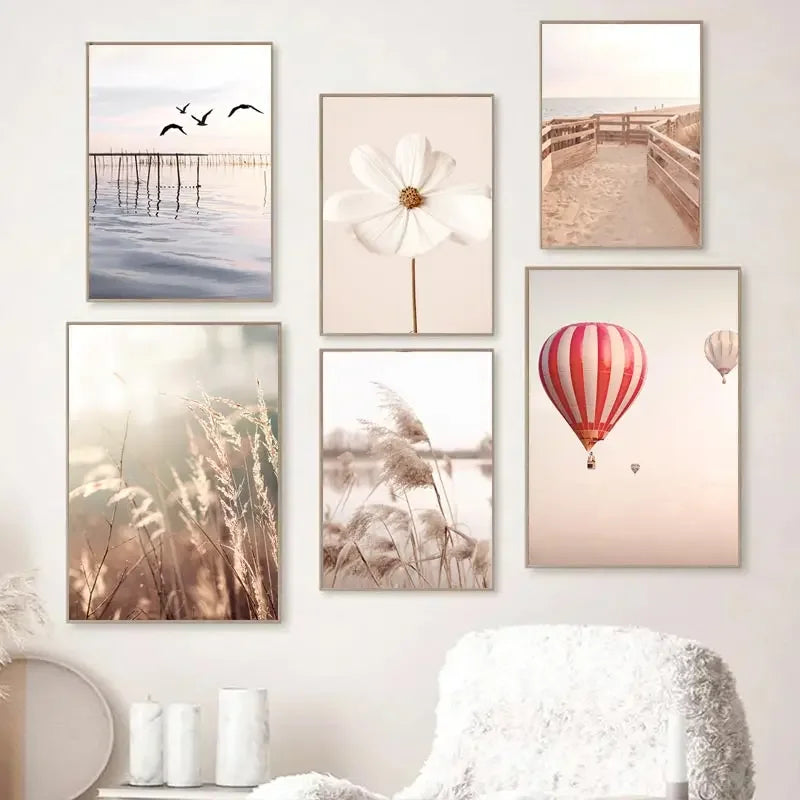 Poster da parete – Stampa su tela – Paesaggio beige con mongolfiera – Verticale – Design moderno per ambienti eleganti