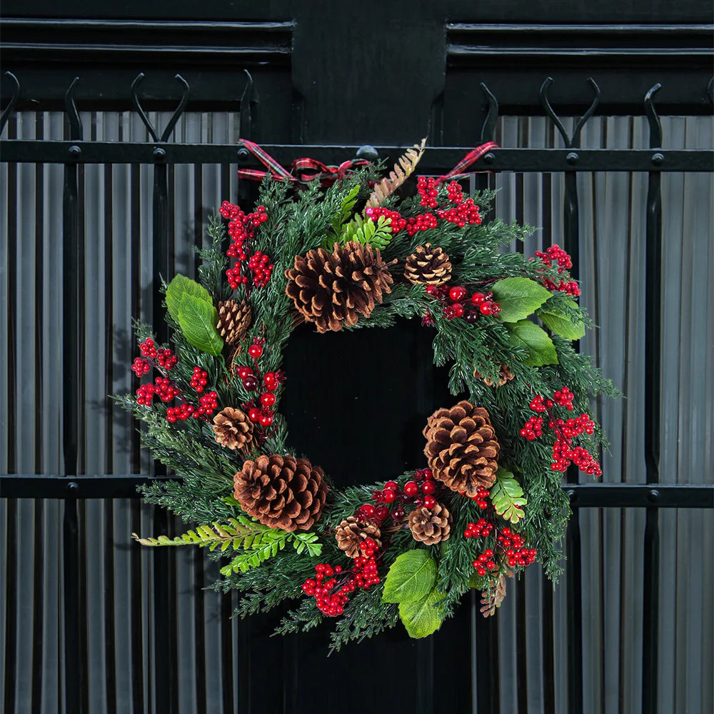 Corona di Natale | Decorazione realistica in cipresso e bacche rosse | Interno & Esterno