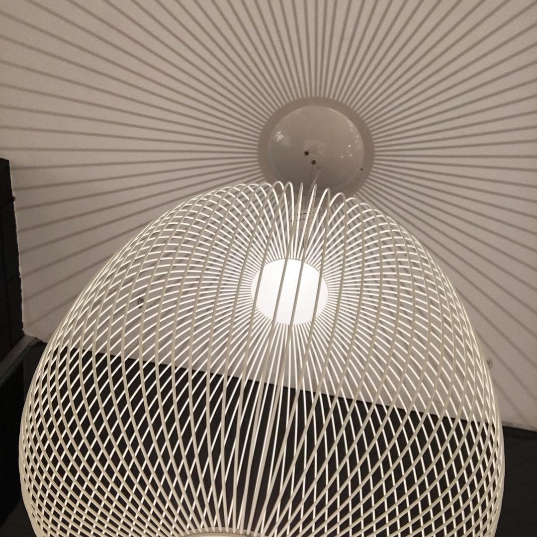 Aero Lampada a Sospensione Minimalista in Metallo