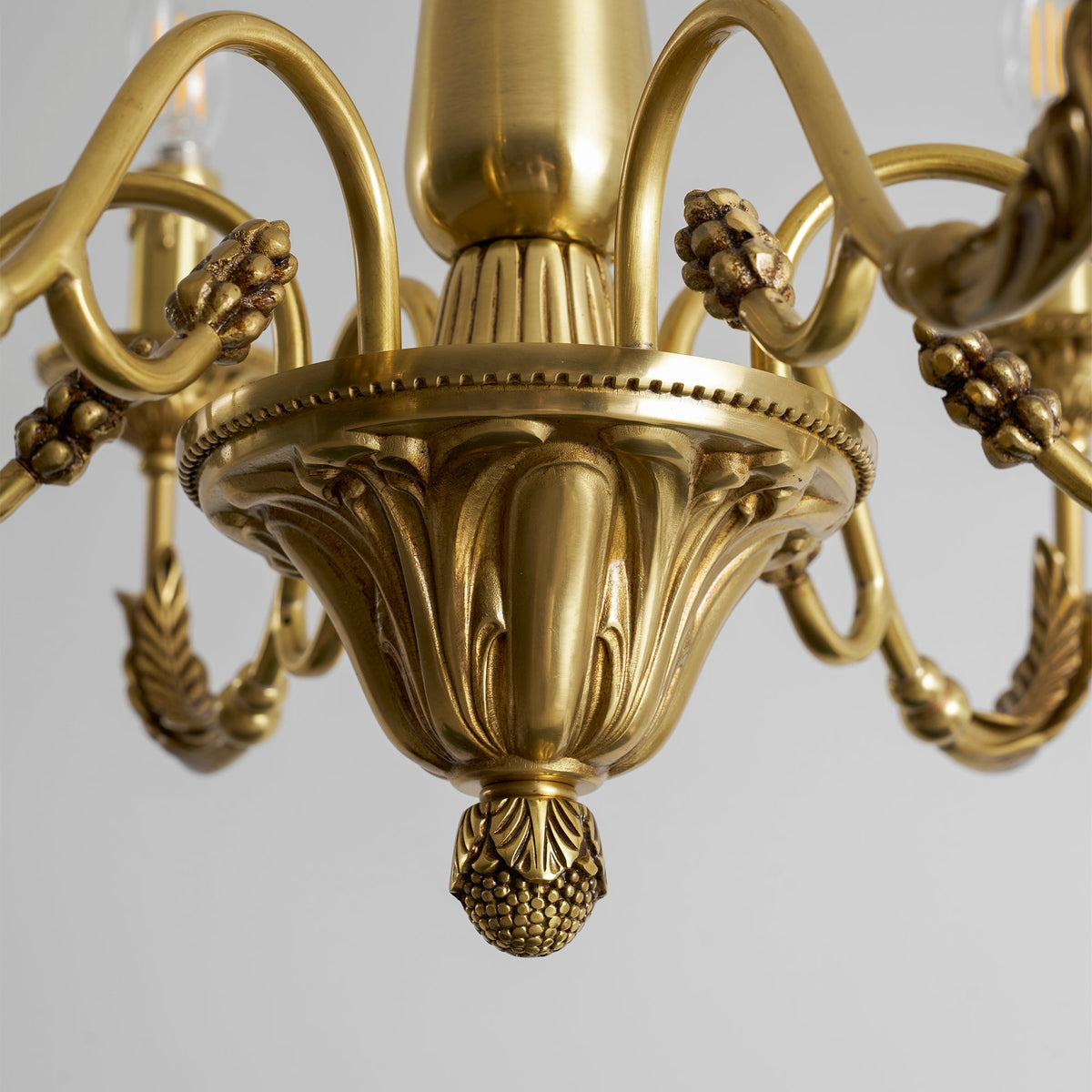 Candelabro in Ottone Winchester