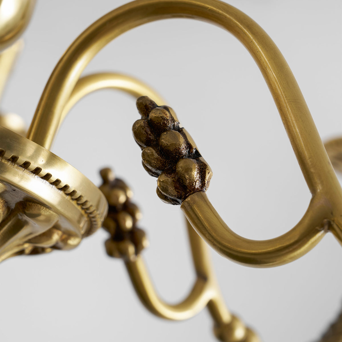 Candelabro in Ottone Winchester
