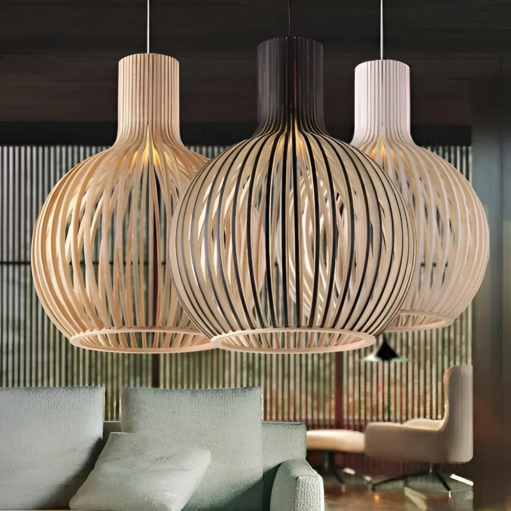 Lampada a sospensione in legno con paralume a forma di gabbia