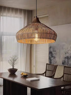 Lampada a sospensione in rattan intrecciato