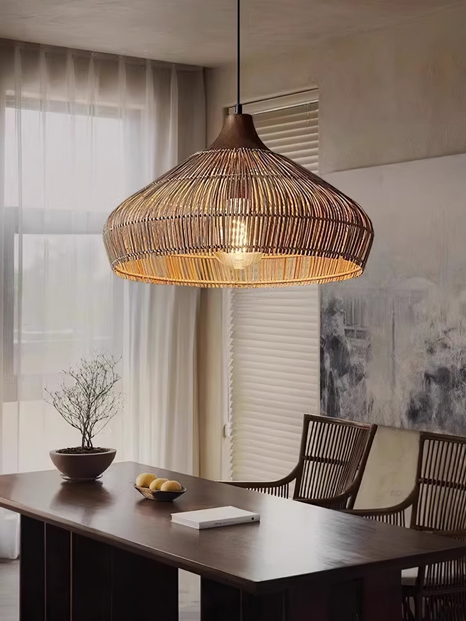 Lampada a sospensione in rattan intrecciato