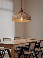 Lampada a sospensione in rattan intrecciato