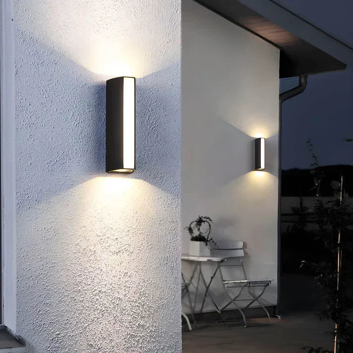 Moderna Luce da Parete a Doppio Fascio per Percorsi Esterni