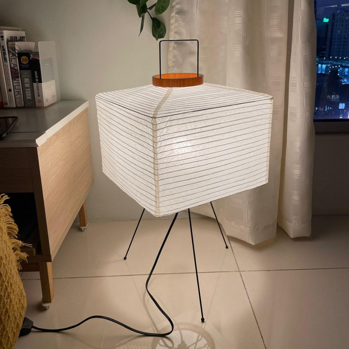 ZenGlow – Lampada da terra minimalista con elegante forma a lanterna per una luce ambientale morbida
