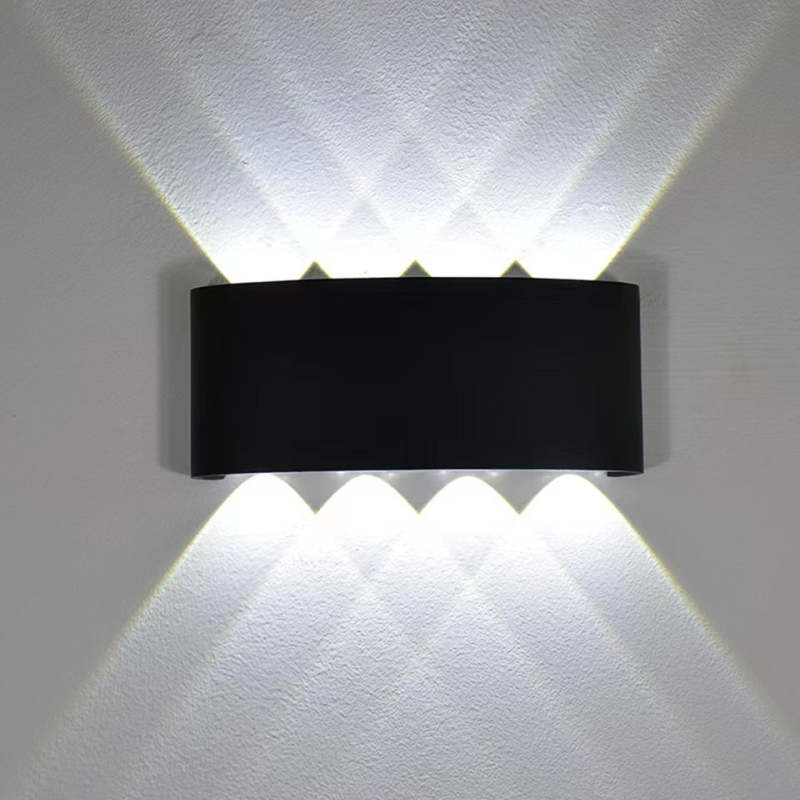 Lampada da parete esterna rettangolare moderna in metallo Tronix, Nero/Bianco, effetto onda d'acqua