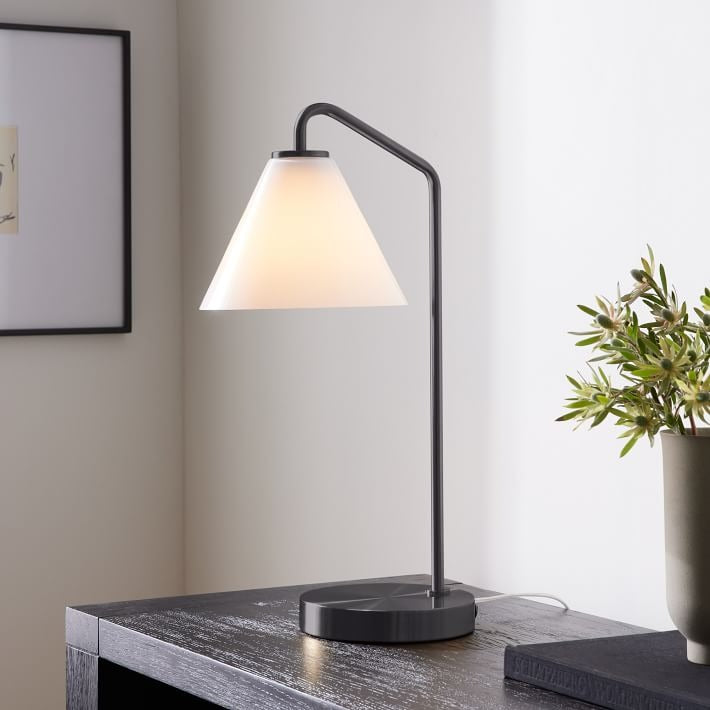 Lampada da Tavolo Cone Moderna in Vetro Latte