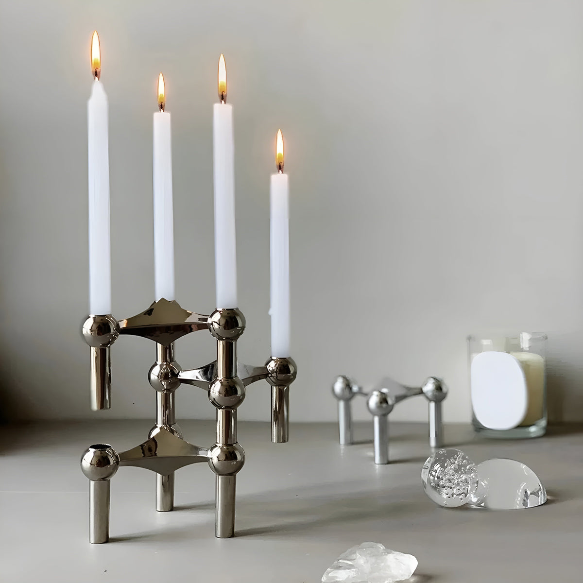 Portacandele astratto in design molecolare – Decorazione moderna in metallo per spazi abitativi eleganti