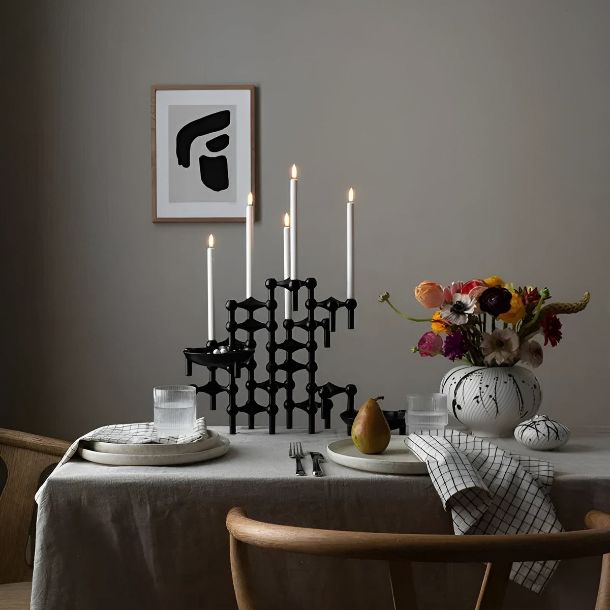Portacandele astratto in design molecolare – Decorazione moderna in metallo per spazi abitativi eleganti