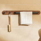 Barra per Asciugamani da Bagno in Legno e Alluminio con 2 Ganci da Montare a Parete