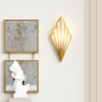 Applique murale di design triangolare LED in metallo colorato