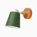 Applique murale LED con paralume orientabile in metallo e supporto in legno