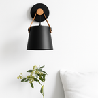 Applique murale LED in legno con paralume sospeso