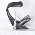 AQUACASCADE – Miscelatore per Lavabo a Cascata di Lusso per Bagni Moderni