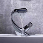 AQUACASCADE – Miscelatore per Lavabo a Cascata di Lusso per Bagni Moderni