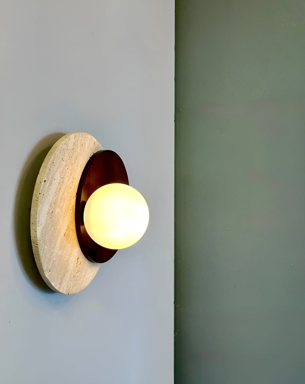 Applique con Piastra in Travertino – Design Lussuoso e Illuminazione Morbida | Per Casa