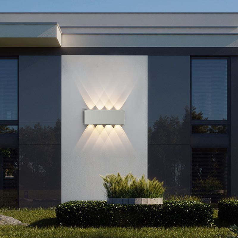 Lampada da parete esterna rettangolare moderna in metallo Tronix, Nero/Bianco, effetto onda d'acqua