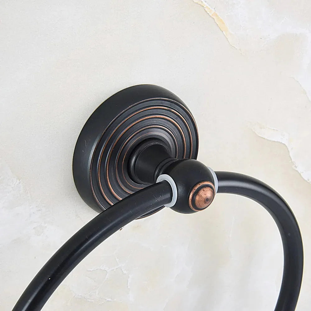 Anello Porta Asciugamani Circolare Nero con Finitura in Olio Rubato da Muro per Bagno