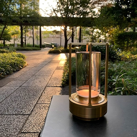 AuraBeam - Elegante Lampada da Tavolo Wireless