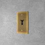 Interruttore a levetta in ottone