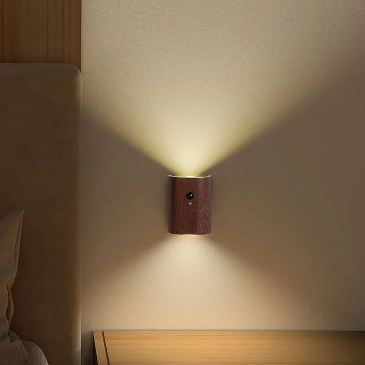 LumaSense - Lampada da parete in legno magnetica con sensore di movimento