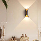 Lampada a LED da esterno Noxel montata a parete curva