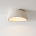 CALMLIGHT – Lampada da soffitto minimalista in resina per spazi sereni