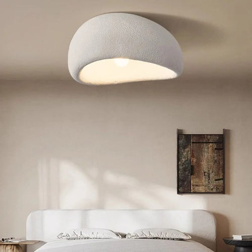 CALMLIGHT – Lampada da soffitto minimalista in resina per spazi sereni