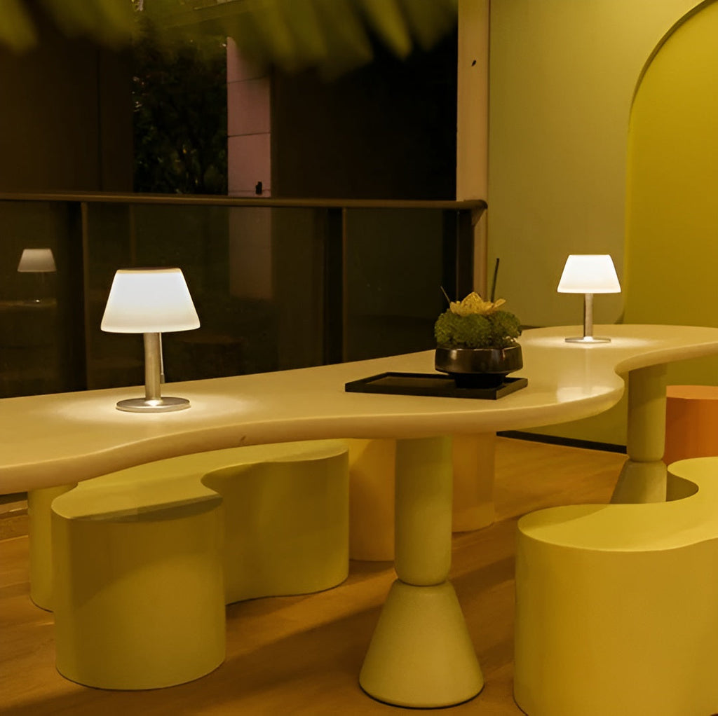 Lampada da tavolo solare Celestra – Illuminazione moderna per giardini, terrazze e spazi esterni