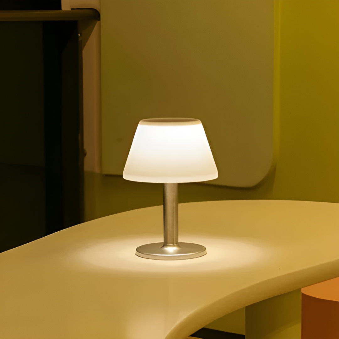 Lampada da tavolo solare Celestra – Illuminazione moderna per giardini, terrazze e spazi esterni