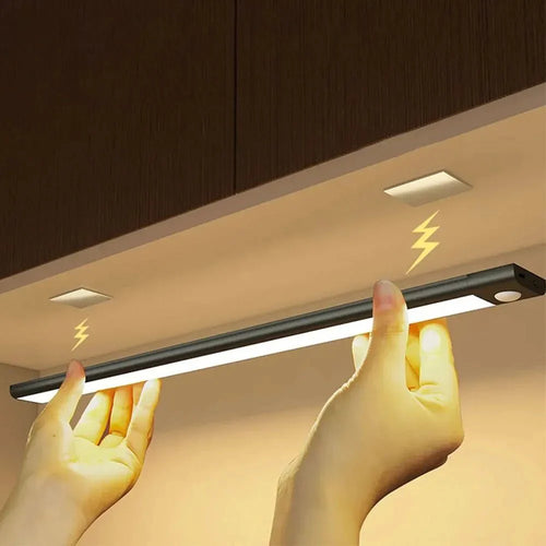 CENSHION – Luce da Armadio LED Ricaricabile con Sensore di Movimento