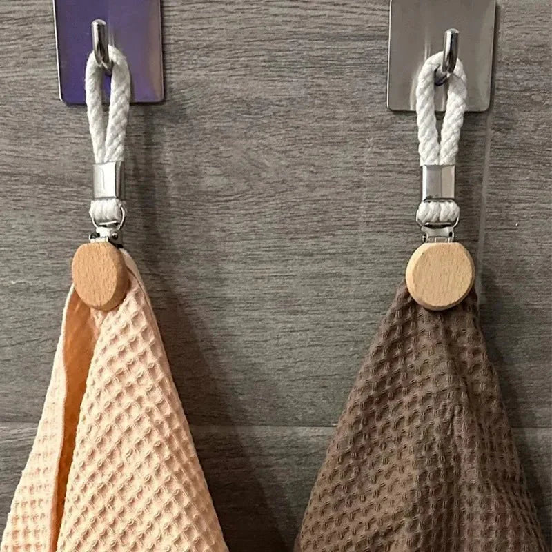 CLIPORA – Clip per Asciugamani in Metallo Portatile con Stoccaggio Multifunzionale Senza Foratura