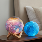 CosmoShine – Lampada Notturna Multicolore a Forma di Luna con Telecomando