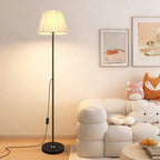 Lampada da terra con paralume in tessuto, design scandinavo