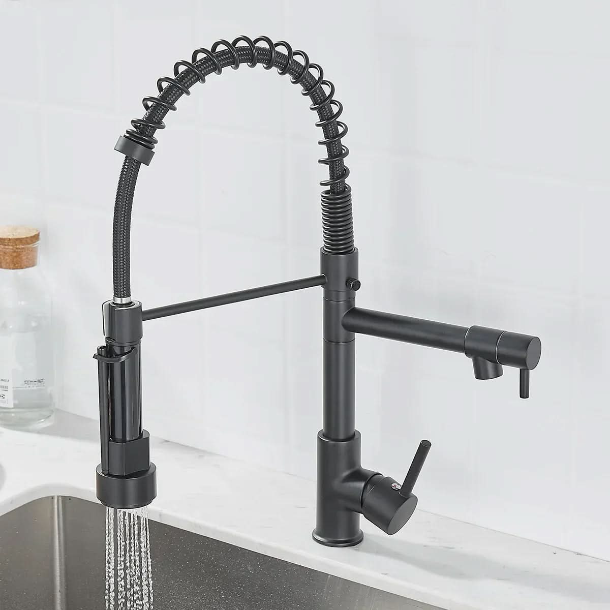 Rubinetto da Cucina DualFlow – Rubinetto in Ottone Nero e Oro con Doppio Beccuccio e Controllo a Leva Singola