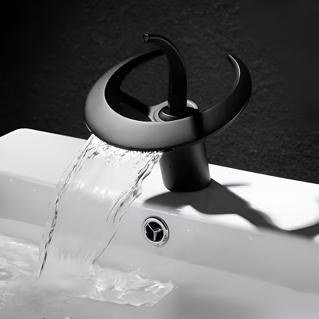 Rubinetto monocomando con uscita a cascata – Design a cascata | Struttura in ottone robusto