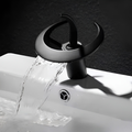 Rubinetto monocomando con uscita a cascata – Design a cascata | Struttura in ottone robusto