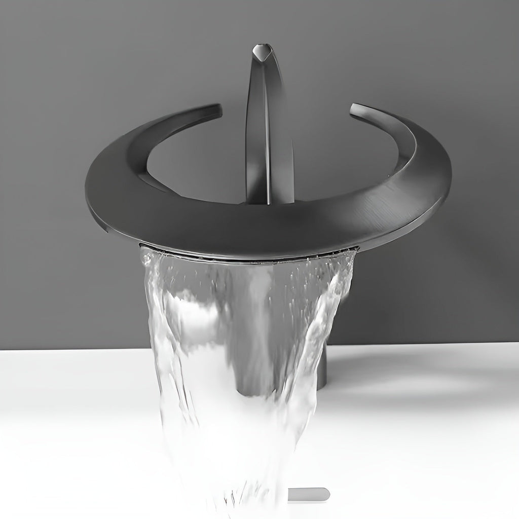 Rubinetto monocomando con uscita a cascata – Design a cascata | Struttura in ottone robusto